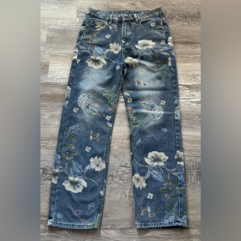 YNS Generic Sz-Xs. Women's straight-leg jeans with a floral print, loose, high- - Picture 3 of 15